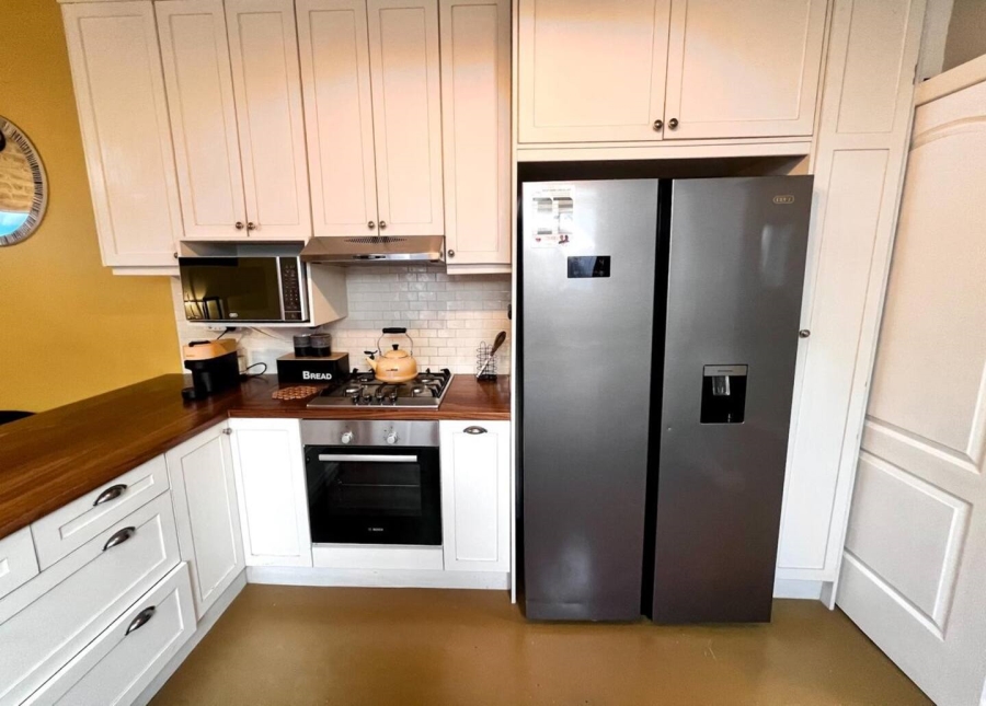 To Let 2 Bedroom Property for Rent in Woodstock Western Cape